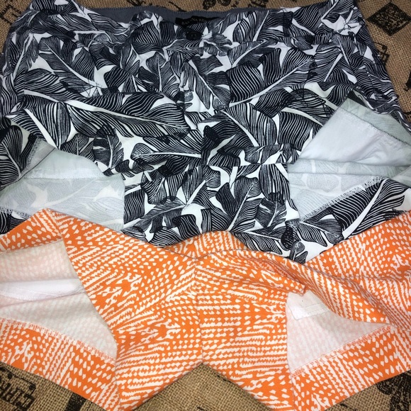 Banana Republic Bundle 2 Pieces short - Picture 6 of 9